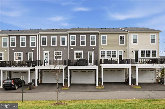 3586 STEPHENSONS HILL LN, Marshall, VA 20115