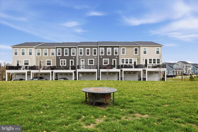 3586 STEPHENSONS HILL LN, Marshall, VA 20115