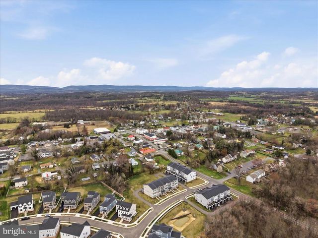 3586 STEPHENSONS HILL LN, Marshall, VA 20115