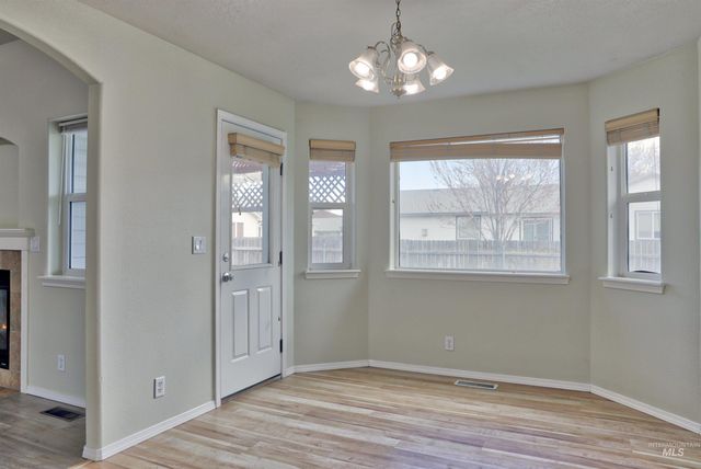 462 NW Sandpiper Ave, Mountain Home, ID 83647