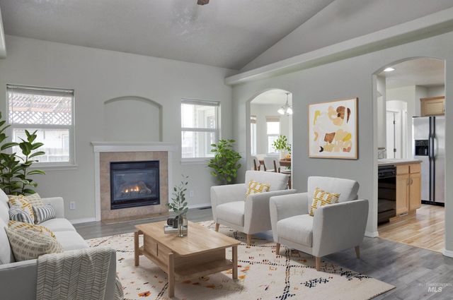 462 NW Sandpiper Ave, Mountain Home, ID 83647