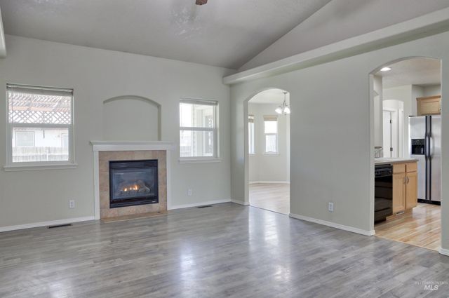 462 NW Sandpiper Ave, Mountain Home, ID 83647