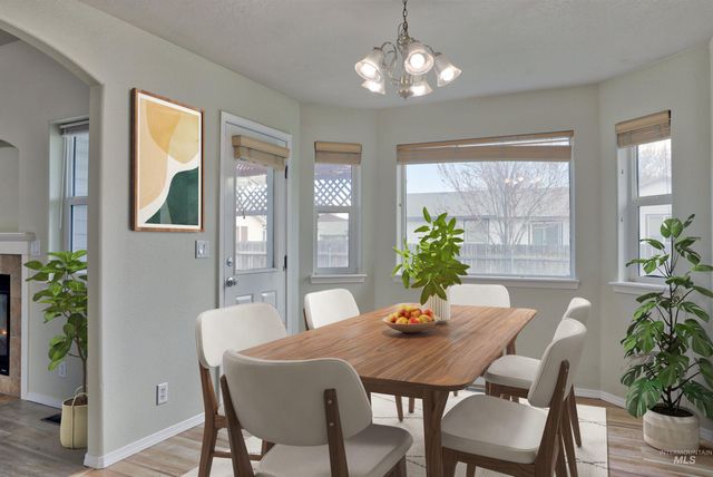462 NW Sandpiper Ave, Mountain Home, ID 83647