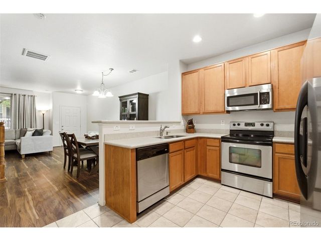 591 S Mobile Pl, Aurora, CO 80017