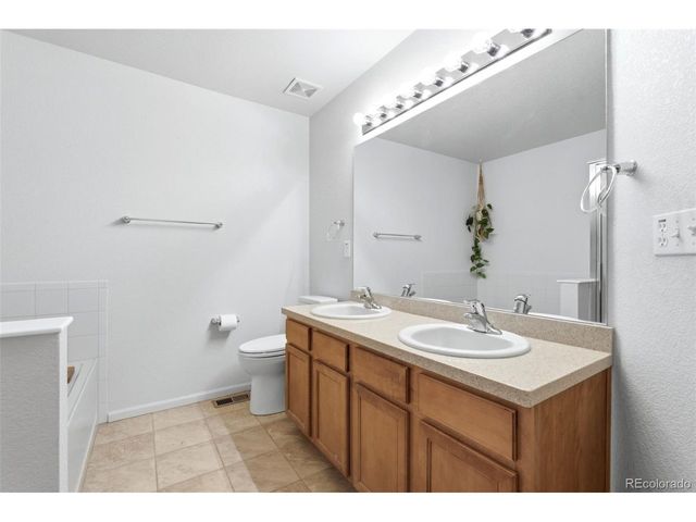 591 S Mobile Pl, Aurora, CO 80017