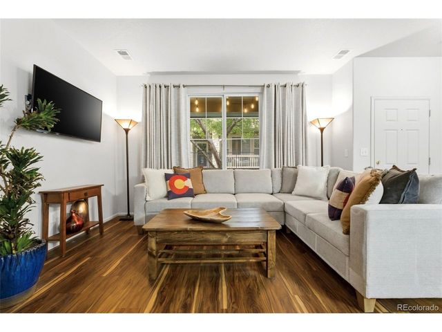 591 S Mobile Pl, Aurora, CO 80017