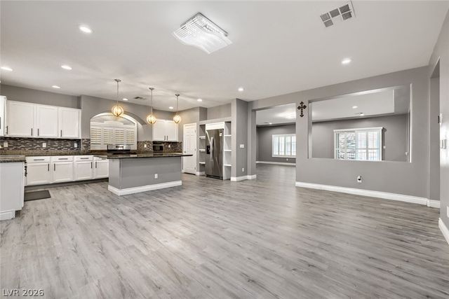8200 Duncan Peak Court, Las Vegas, NV 89139