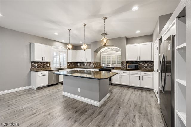 8200 Duncan Peak Court, Las Vegas, NV 89139