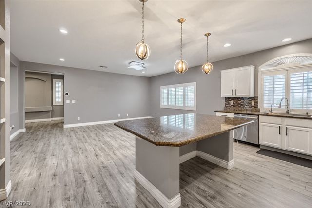8200 Duncan Peak Court, Las Vegas, NV 89139