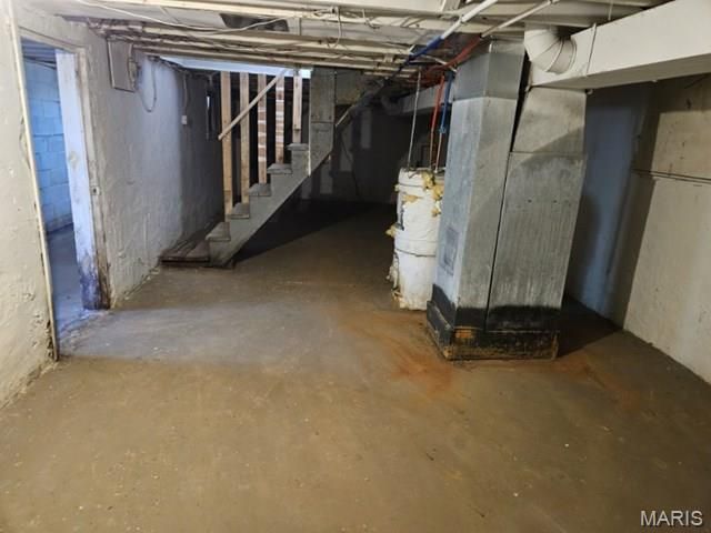 9952 Noble Lane, St Louis, MO 63136