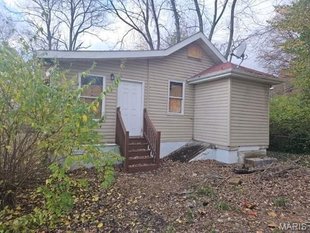 9952 Noble Lane, St Louis, MO 63136