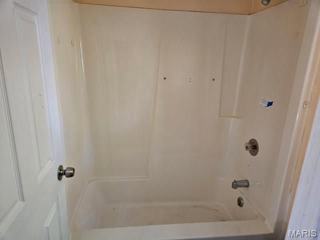 9952 Noble Lane, St Louis, MO 63136