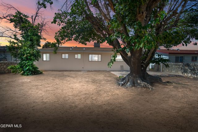 5829 NIKE Lane, El Paso, TX 79924