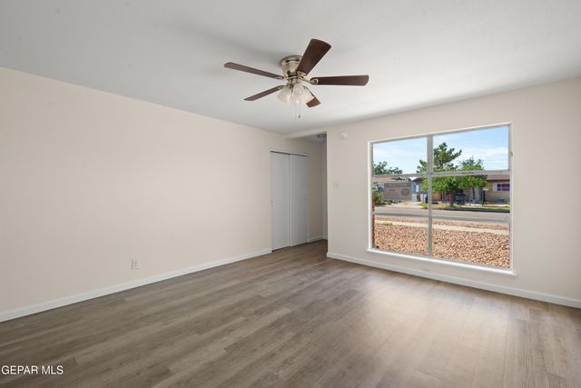 5829 NIKE Lane, El Paso, TX 79924