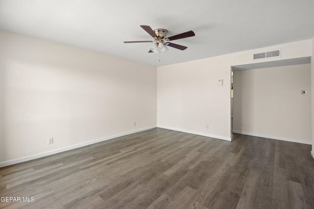 5829 NIKE Lane, El Paso, TX 79924