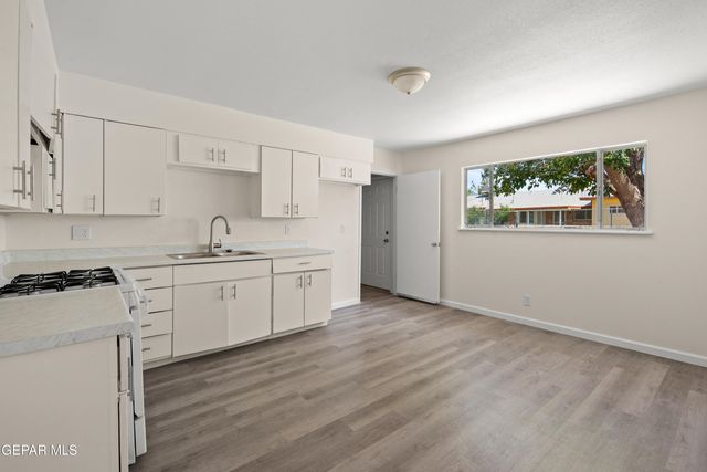 5829 NIKE Lane, El Paso, TX 79924