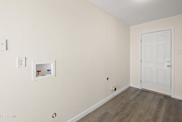 5829 NIKE Lane, El Paso, TX 79924