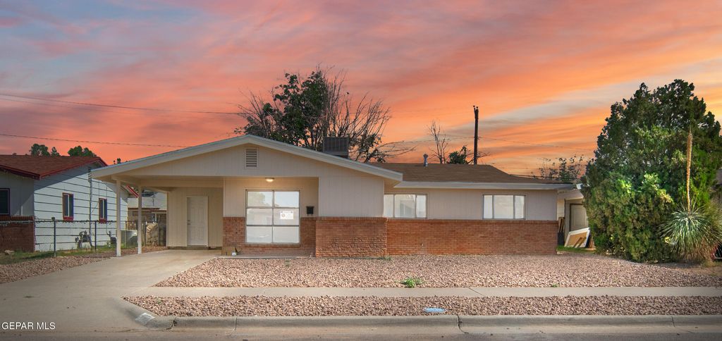 5829 NIKE Lane, El Paso, TX 79924