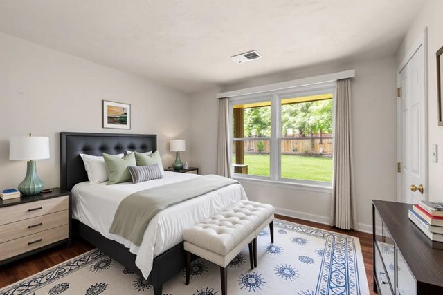 17 Leonard St, Lakeville, MA 02347