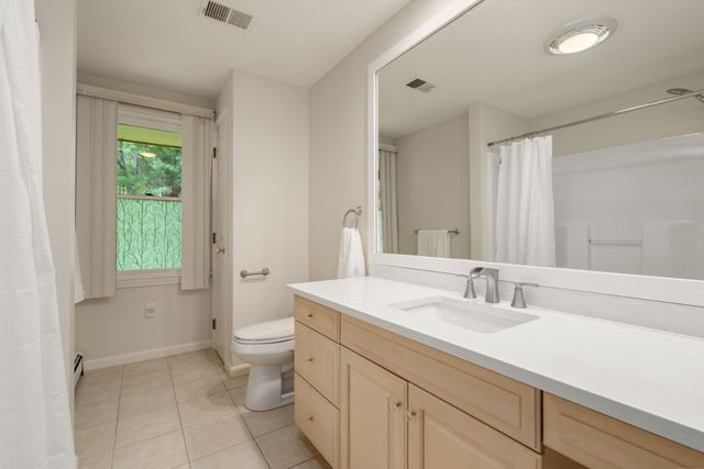 17 Leonard St, Lakeville, MA 02347