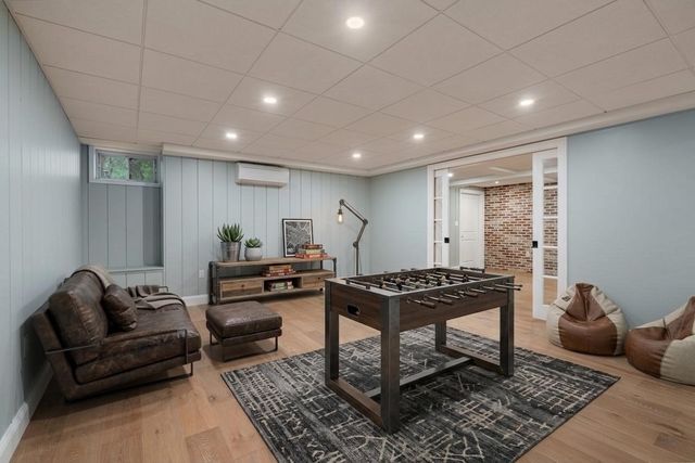 17 Leonard St, Lakeville, MA 02347