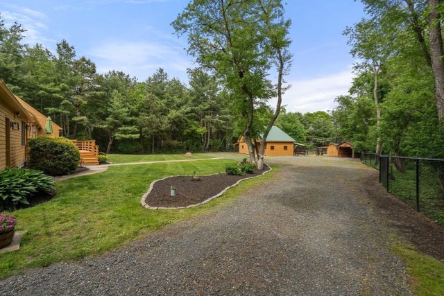 17 Leonard St, Lakeville, MA 02347