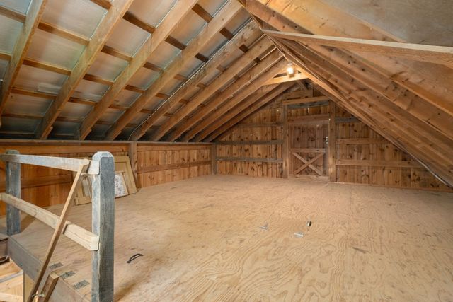 17 Leonard St, Lakeville, MA 02347