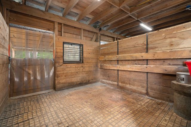 17 Leonard St, Lakeville, MA 02347