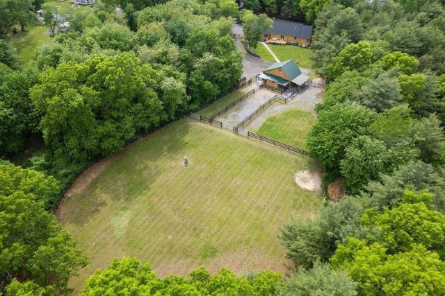 17 Leonard St, Lakeville, MA 02347