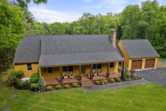 17 Leonard St, Lakeville, MA 02347