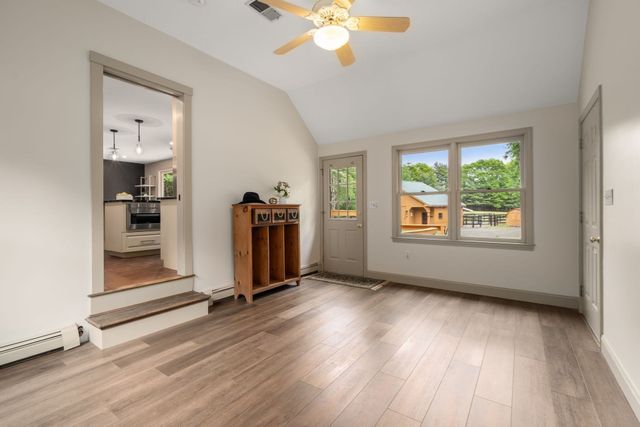 17 Leonard St, Lakeville, MA 02347