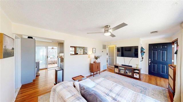 7709 Robinson Street, Overland Park, KS 66204
