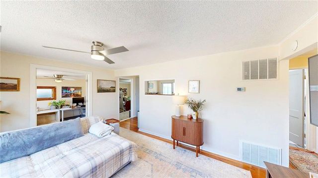 7709 Robinson Street, Overland Park, KS 66204