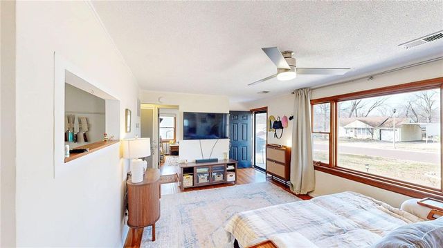 7709 Robinson Street, Overland Park, KS 66204