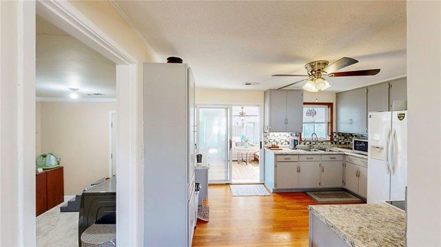 7709 Robinson Street, Overland Park, KS 66204