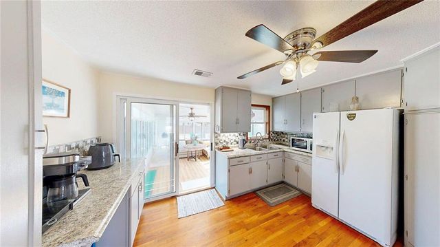 7709 Robinson Street, Overland Park, KS 66204