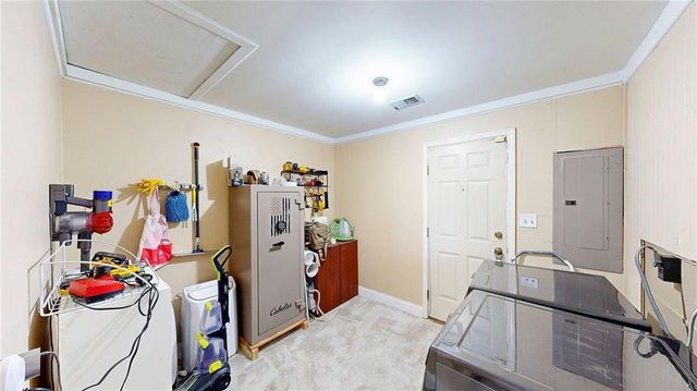 7709 Robinson Street, Overland Park, KS 66204