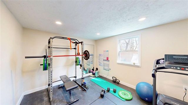 7709 Robinson Street, Overland Park, KS 66204