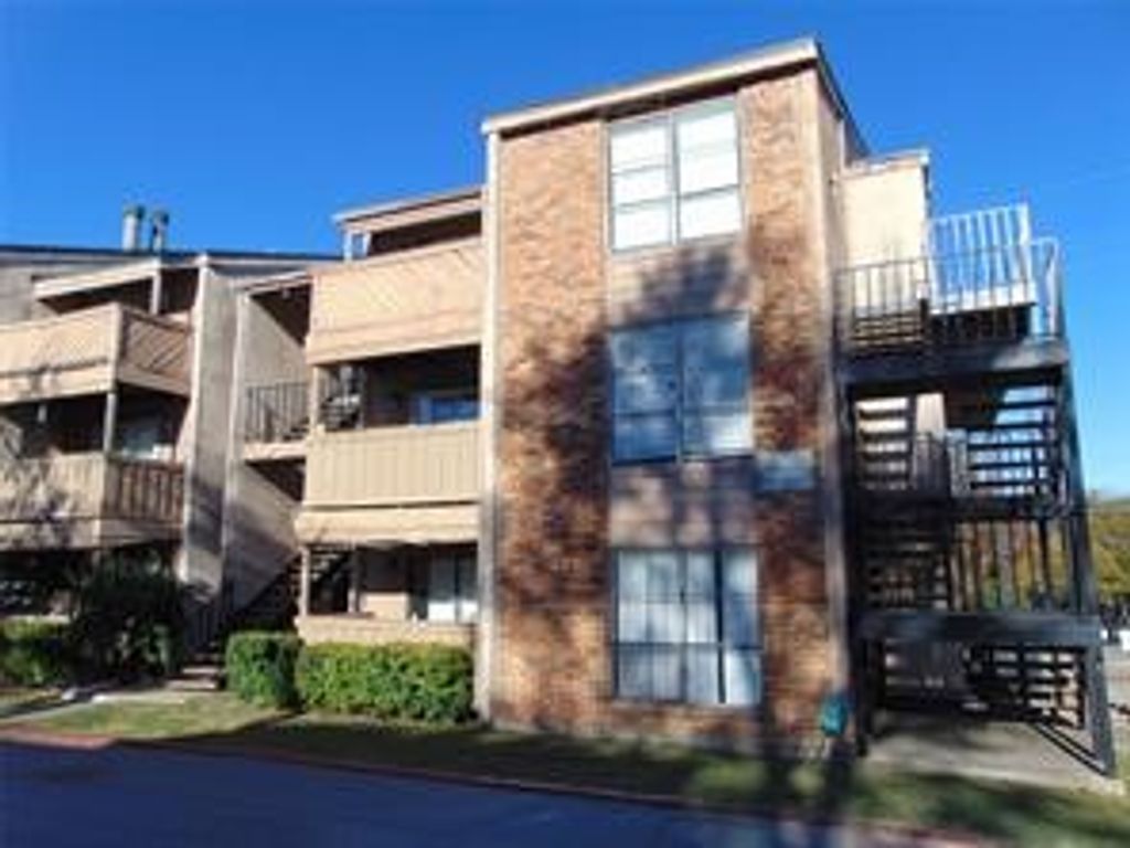 8110 Skillman Street 2072, Dallas, TX 75231