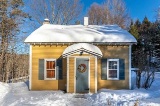 9047 VT Route 30, Jamaica, VT 05343