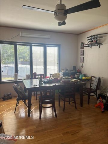 7 Candy Court, Edison, NJ 08817