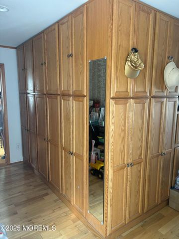 7 Candy Court, Edison, NJ 08817