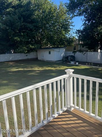 7 Candy Court, Edison, NJ 08817