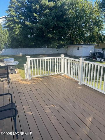 7 Candy Court, Edison, NJ 08817