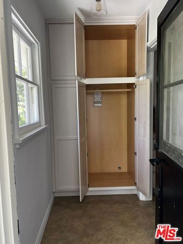 130 S Bowling Green Way 134, Los Angeles, CA 90049