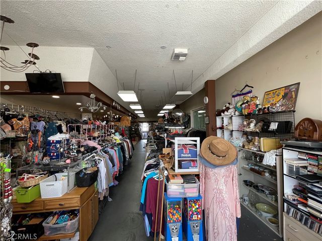 18515 Sherman Way, Reseda, CA 91335