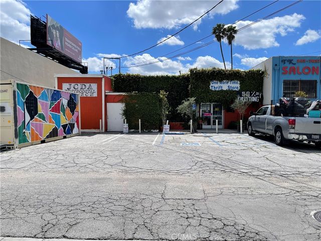 18515 Sherman Way, Reseda, CA 91335