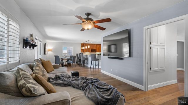 220 Hidden Valley Ln, Vacaville, CA 95688