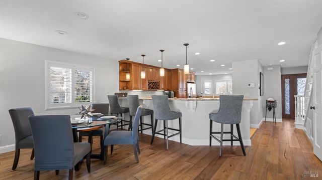 220 Hidden Valley Ln, Vacaville, CA 95688