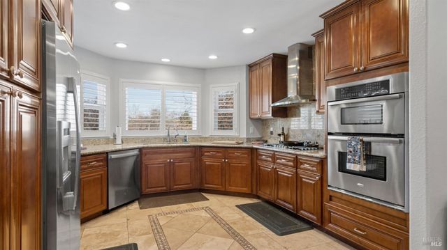 220 Hidden Valley Ln, Vacaville, CA 95688